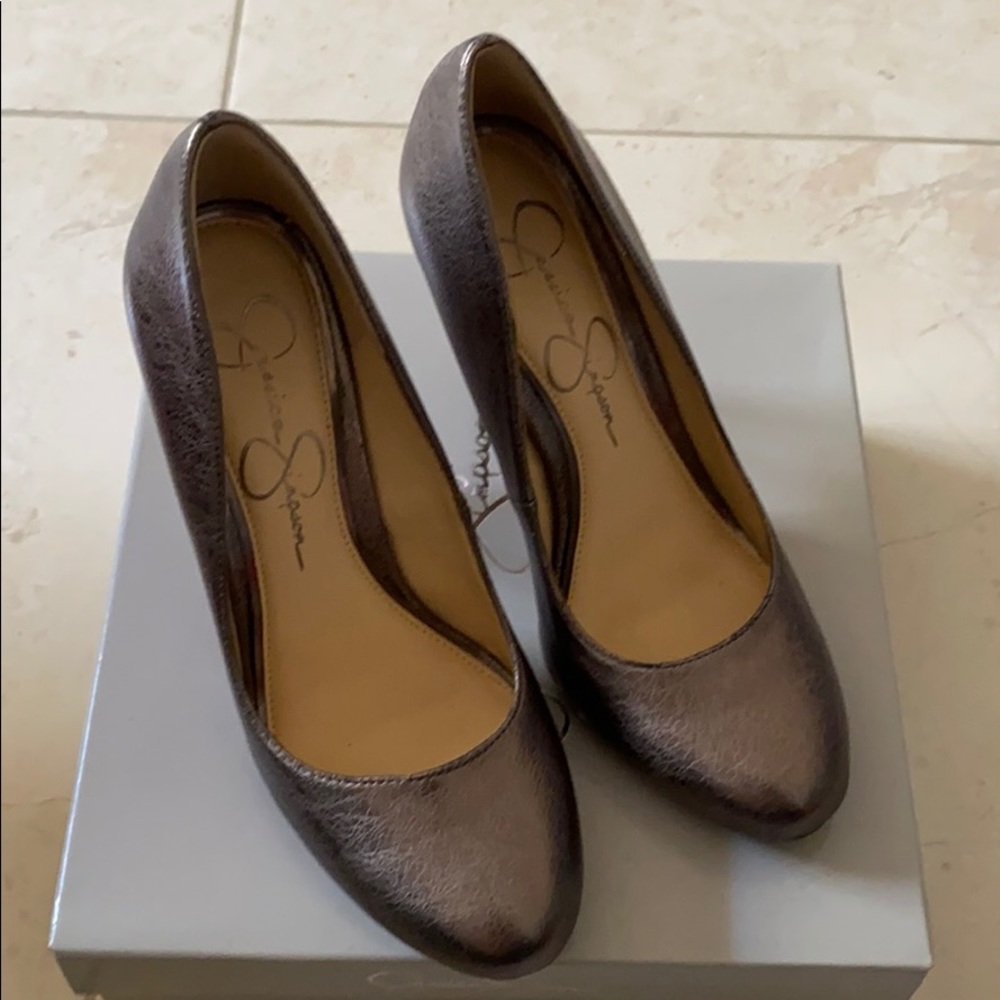 Women’s pumps